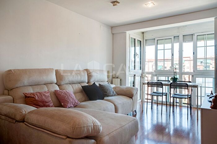 Casas en venta y pisos alquiler - 2