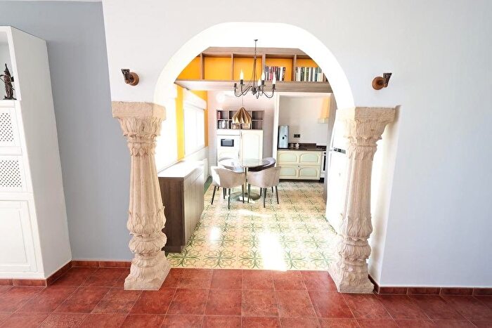 Casas en venta y pisos alquiler - 3