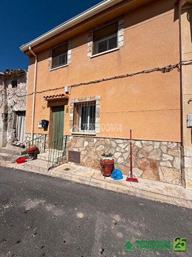 Casas en venta y pisos alquiler - 1