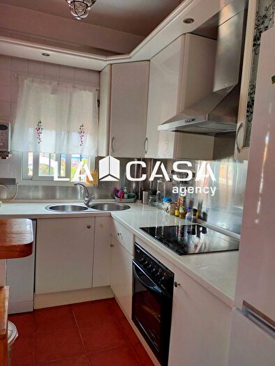 Casas en venta y pisos alquiler - 3