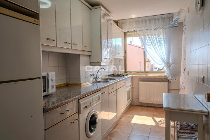 Casas en venta y pisos alquiler - 3