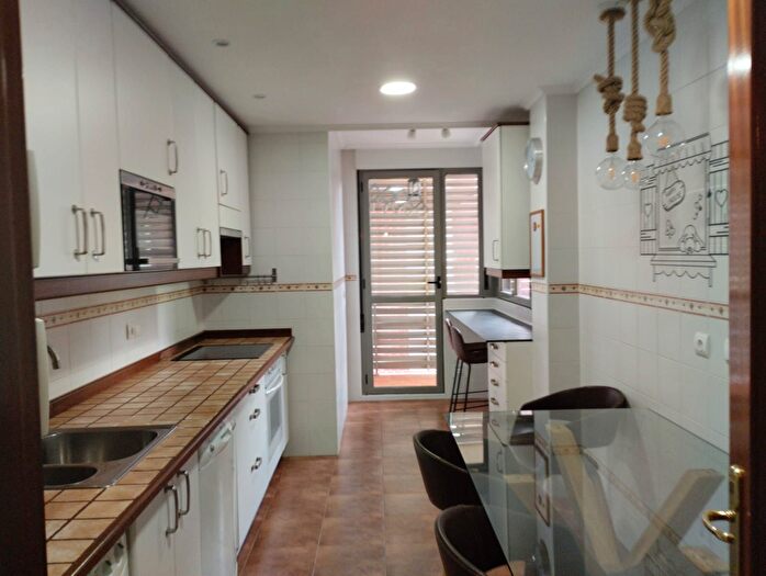 Casas en venta y pisos alquiler - 1