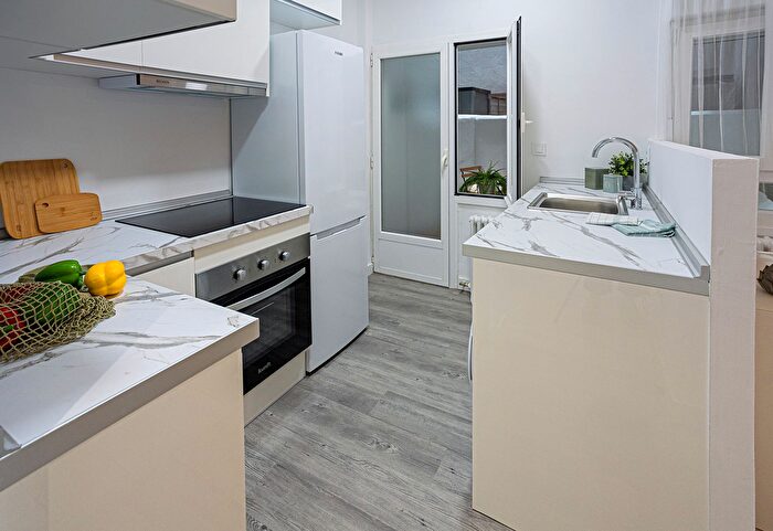 Casas en venta y pisos alquiler - 2