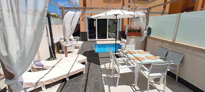 Casas en venta y pisos alquiler - 1