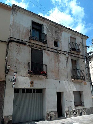Casas en venta y pisos alquiler - 1