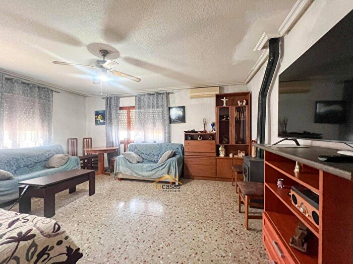 Casas en venta y pisos alquiler - 3