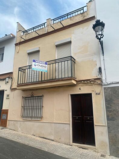 Casas en venta y pisos alquiler - 1