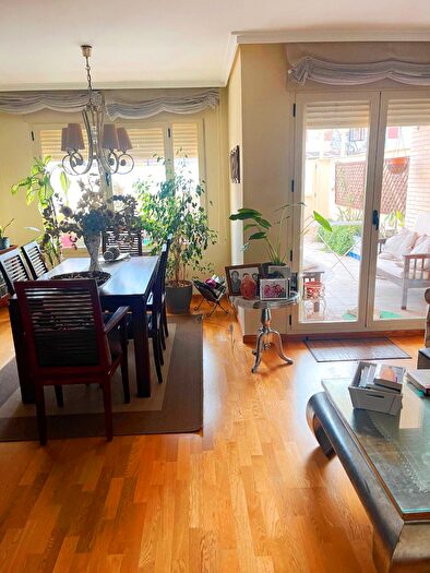 Casas en venta y pisos alquiler - 2