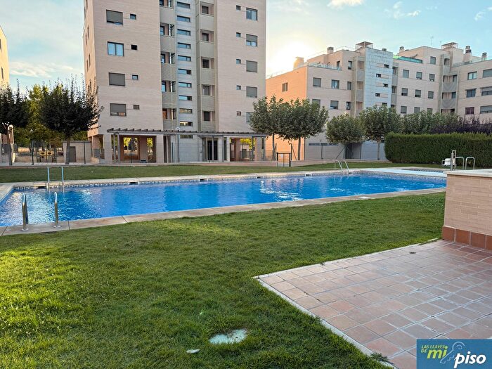 Casas en venta y pisos alquiler - 1