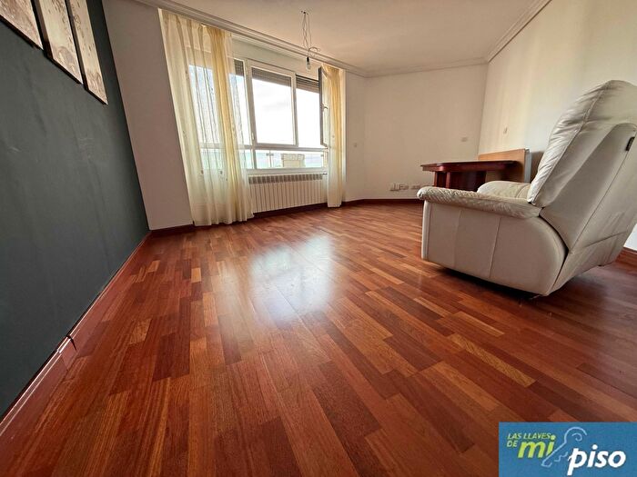 Casas en venta y pisos alquiler - 3