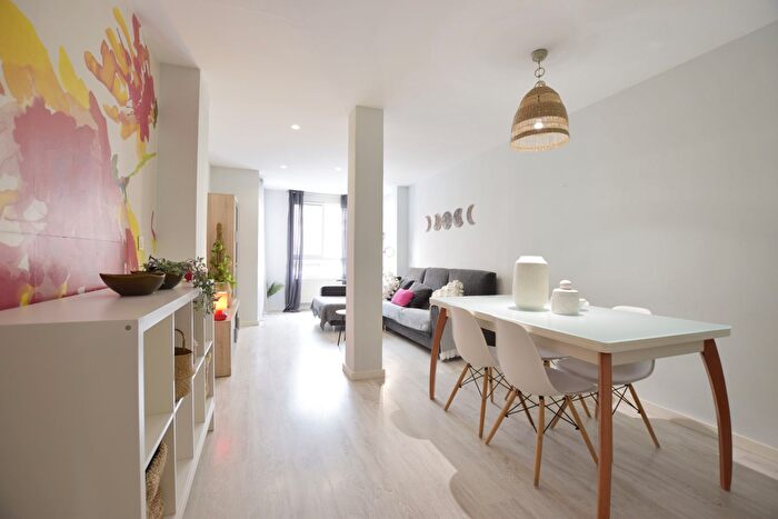 Casas en venta y pisos alquiler - 1