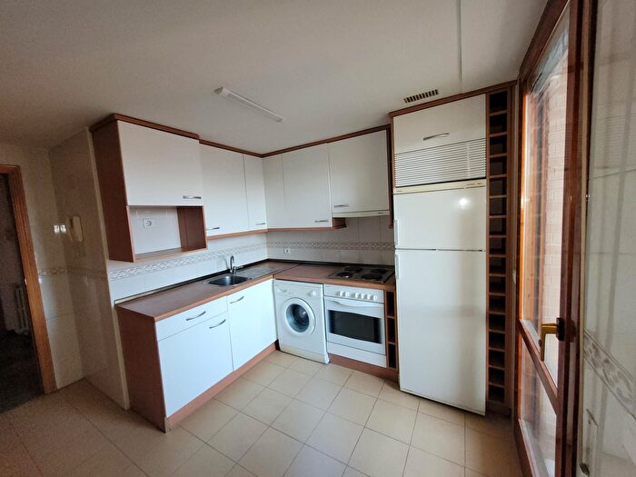 Casas en venta y pisos alquiler - 1