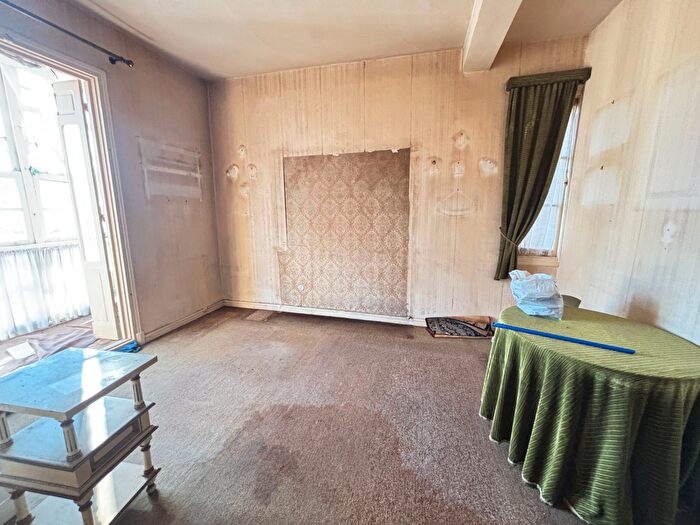 Casas en venta y pisos alquiler - 2