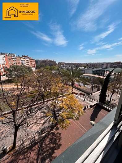 Piso en venta en PonienteSur, Vista Alegre Parque Cruz Conde de 4 habitaciones