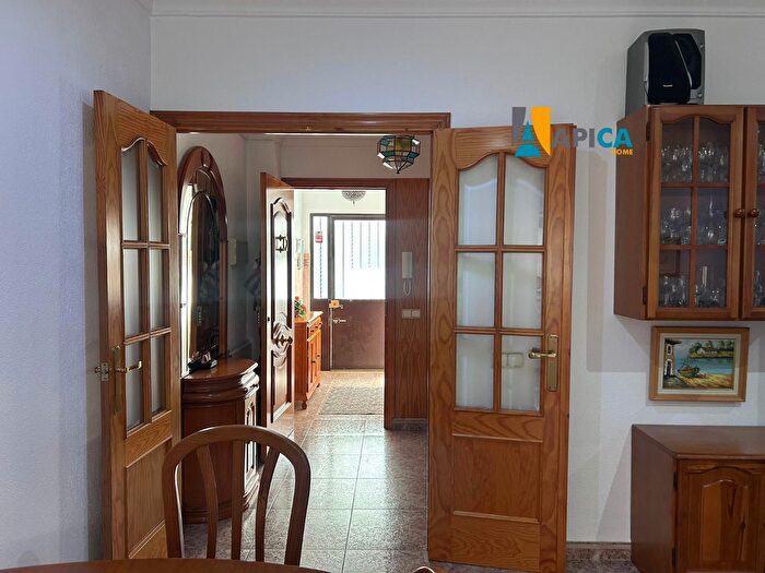 Casas en venta y pisos alquiler - 1
