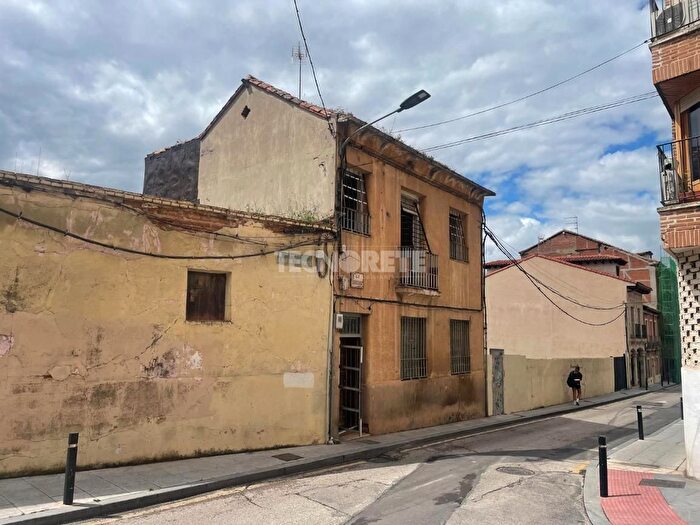 Casas en venta y pisos alquiler - 1