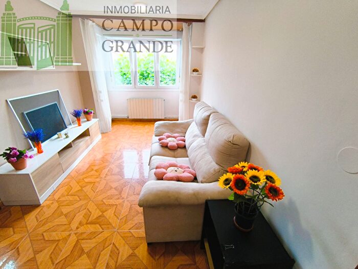 Casas en venta y pisos alquiler - 1