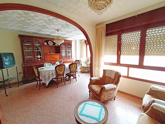Casas en venta y pisos alquiler - 1