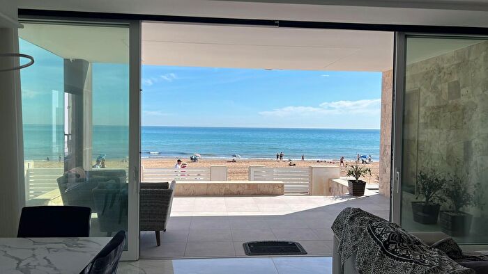 Casa en venta en La Mata, Los Europeos de 5 habitaciones