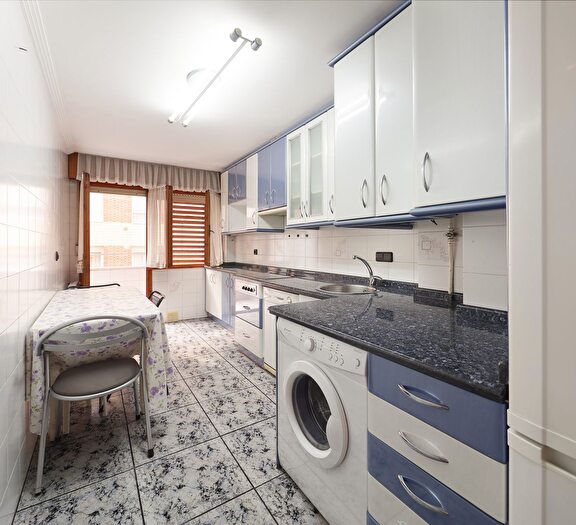 Casas en venta y pisos alquiler - 1