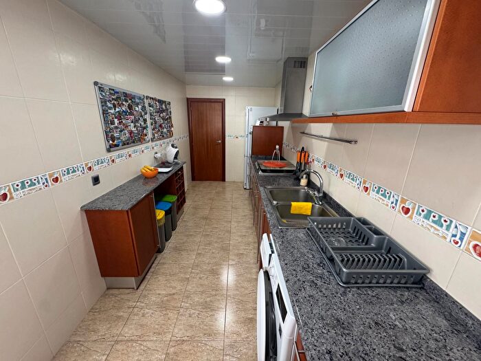 Casas en venta y pisos alquiler - 2
