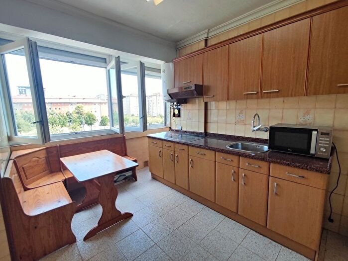 Casas en venta y pisos alquiler - 1