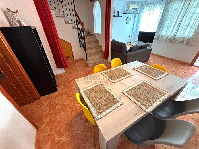 Casas en venta y pisos alquiler - 3