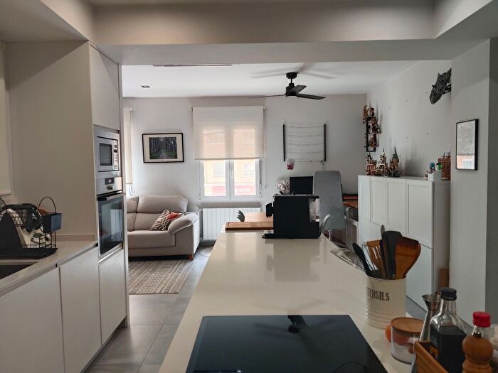 Casas en venta y pisos alquiler - 2