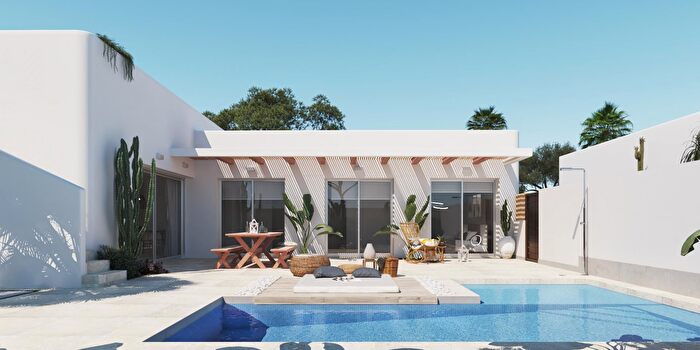 Casa en venta en Benijófar, Alicante de 3 habitaciones