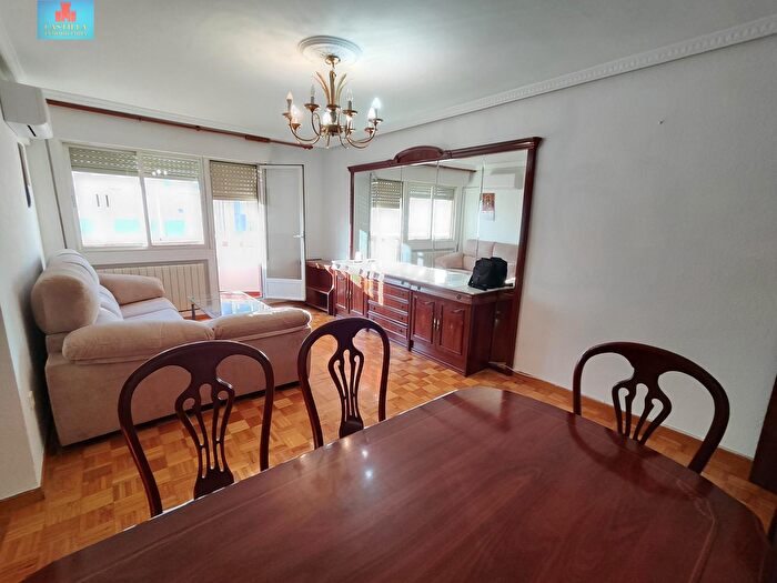 Casas en venta y pisos alquiler - 2