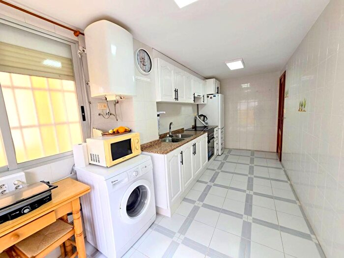 Casas en venta y pisos alquiler - 2