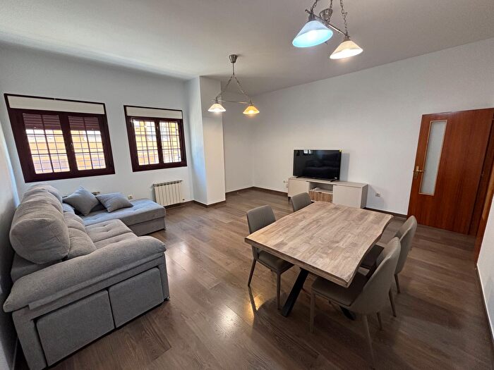 Casas en venta y pisos alquiler - 1