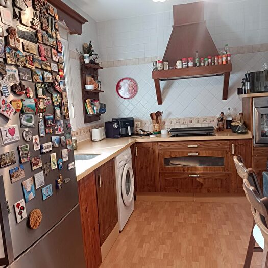 Casas en venta y pisos alquiler - 3
