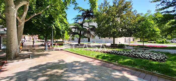 Casas en venta y pisos alquiler - 3
