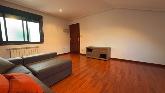 Casas en venta y pisos alquiler - 2