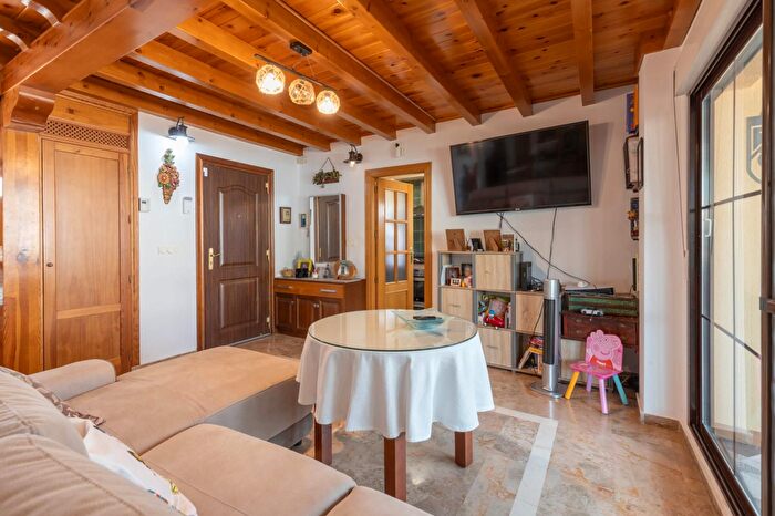Casas en venta y pisos alquiler - 2