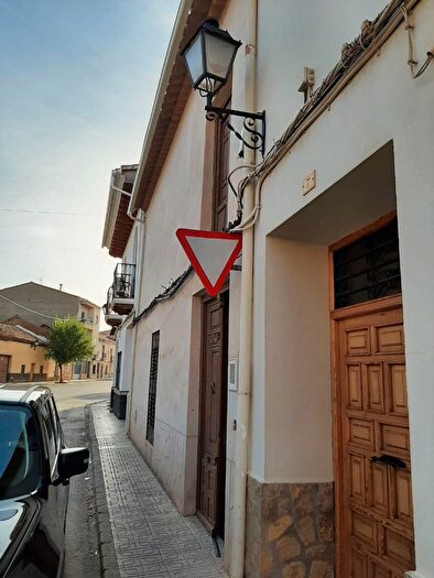 Casas en venta y pisos alquiler - 2