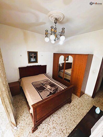 Casas en venta y pisos alquiler - 3