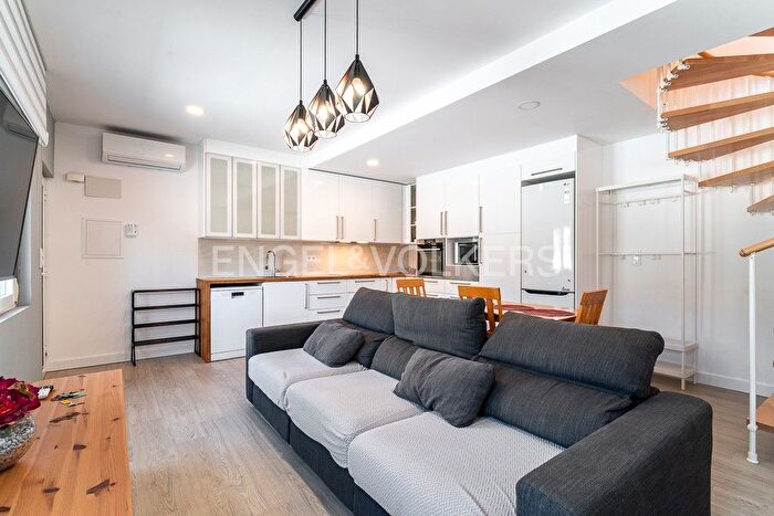 Casas en venta y pisos alquiler - 1