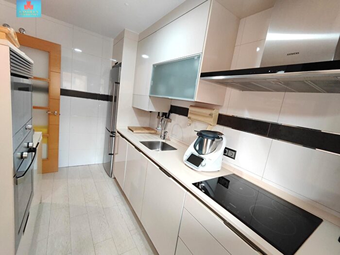 Casas en venta y pisos alquiler - 3