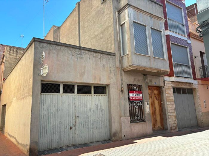 Casas en venta y pisos alquiler - 1