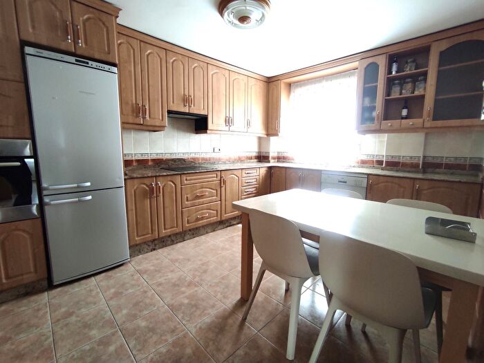 Casas en venta y pisos alquiler - 2