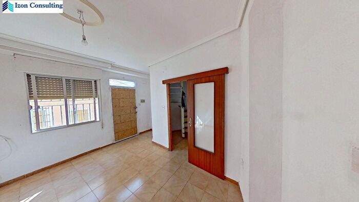 Casas en venta y pisos alquiler - 1