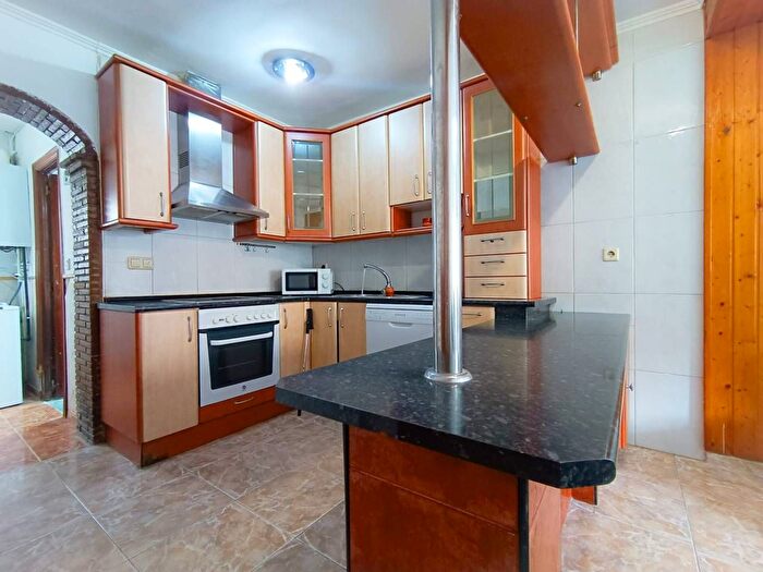 Casas en venta y pisos alquiler - 1