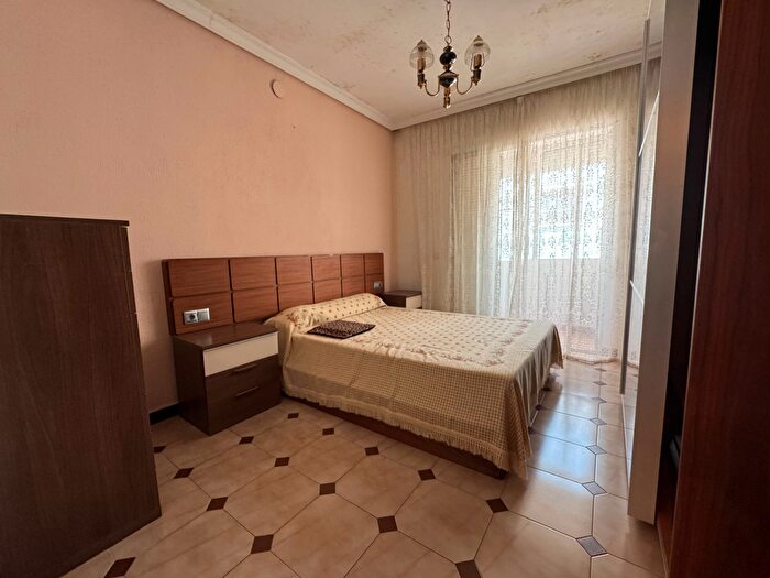 Casas en venta y pisos alquiler - 2