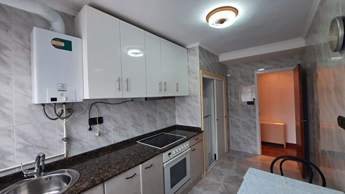 Casas en venta y pisos alquiler - 3