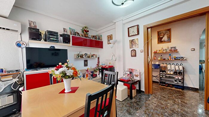 Casas en venta y pisos alquiler - 2
