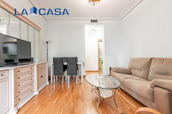 Casas en venta y pisos alquiler - 3