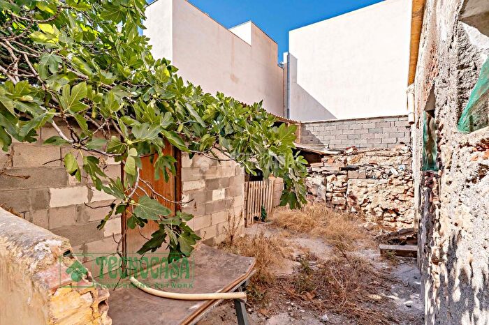 Casas en venta y pisos alquiler - 1