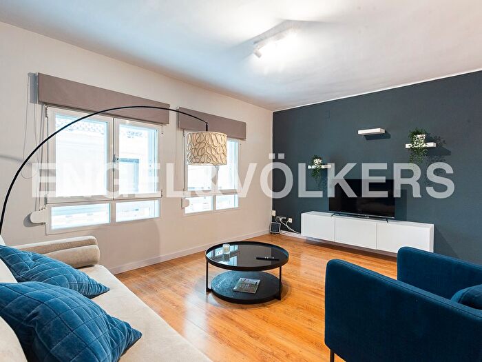 Casas en venta y pisos alquiler - 1